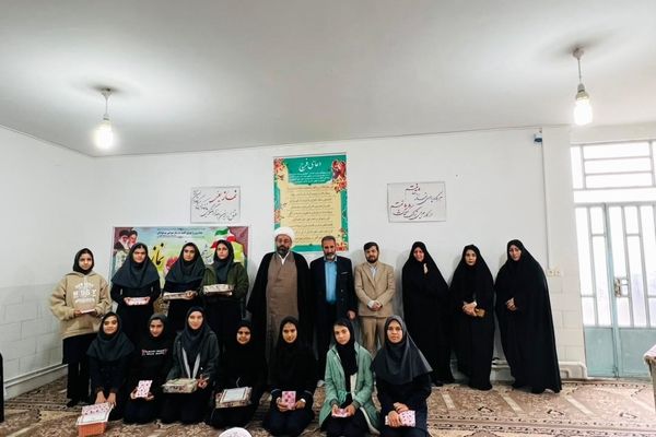 آیین تجلیل از برگزیدگان مسابقات قرآنی، فرهنگی و هنری در خاتم