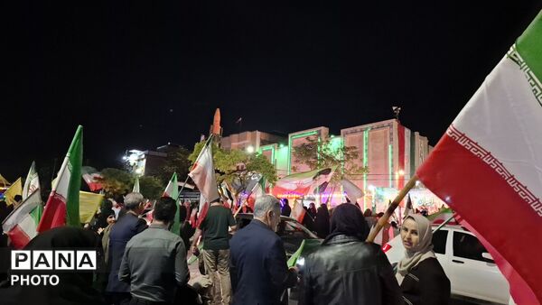 اجتماع مردم مشهد در خیابان هاشمیه مشهد