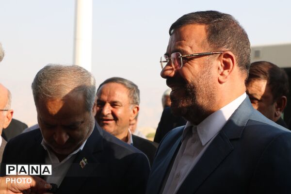 استقبال از وزیر آموزش‌وپرورش در فرودگاه لامرد فارس