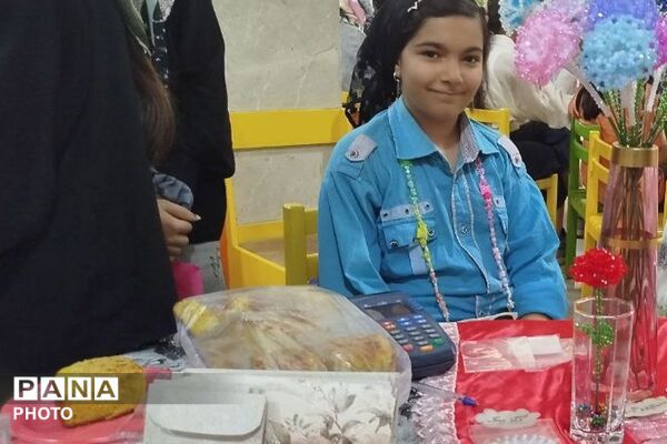 استقبال چشمگیر از غرفه کارآفرینی اعضای کانون پرورش فکری کودکان و نوجوانان اندیشه