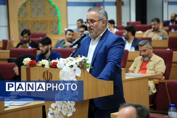 نشست صمیمی مدیران رسانه با استاندار قم