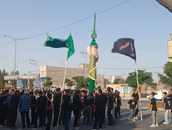 آیین زنجیر زنی در عصر تاسوعا در شهر عشق آباد