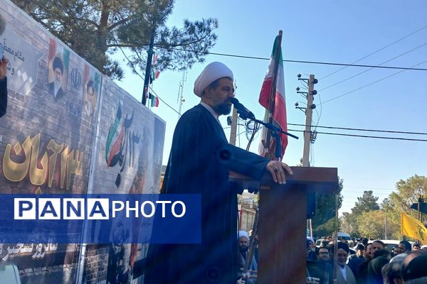 از کلاس درس تا میدان حماسه؛ تجلی عشق دانش‌آموزان رباط‌کریم به میهن