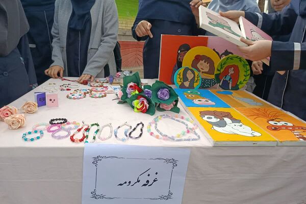 دستان کوچک، ایده‌های بزرگ: بازارچه خلاقیت دانش‌آموزان عترت در جشنواره خوارزمی