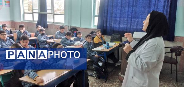 آموزش پیشگیری از بیماری دیابت به دانش‌آموزان شهرستان قدس