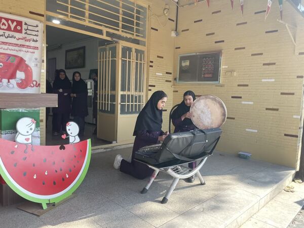 برگزاری جشن باستانی یلدا در دبیرستان دخترانه ابویی‌نژاد