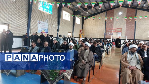 همایش «یاوران انقلاب» و «پیشتازان مقاومت» و آیین نواختن زنگ انقلاب در شیروان برگزار شد
