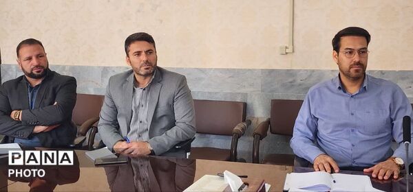 نشست علمی و تخصصی با موضوع بازماندگان از تحصیل در شهرستان مرزی کلات