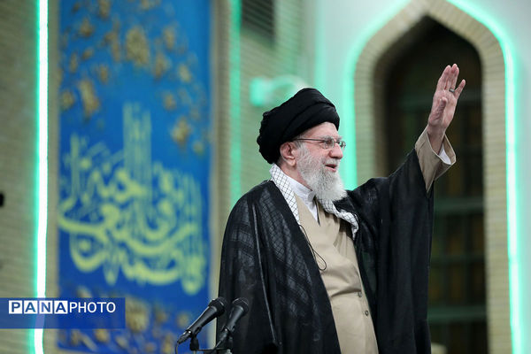 دیدار هزاران نفر از کارگران سراسر کشور با رهبر انقلاب