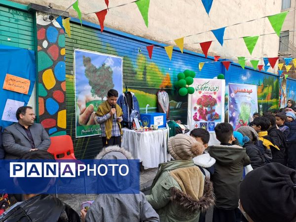 جشن نیکوکاری و عید همدلی در مدارس منطقه ۱۰