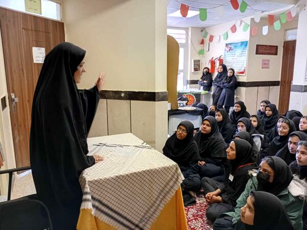 مراسم سوگواری شهادت بانوی دوعالم در دبیرستان مادرمهربان خلیل آباد