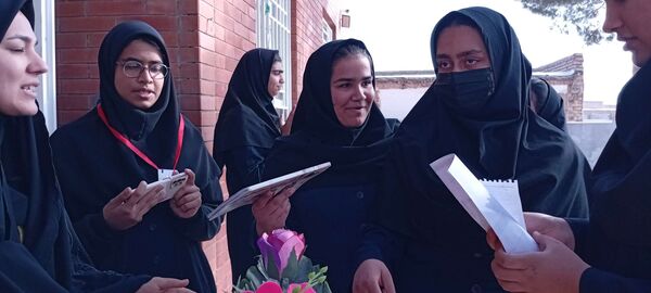 تجلیل از دانش آموزان چادری دبیرستان مادرمهربان خلیل آباد