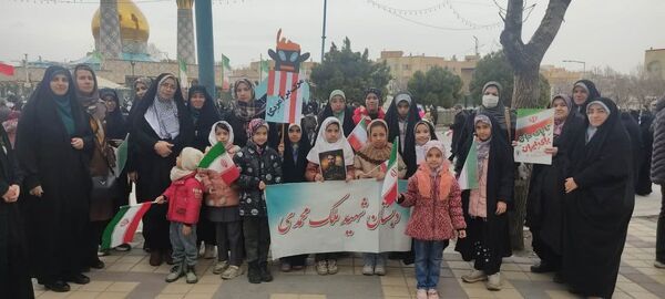 شکوه همدلی در روز پیروزی