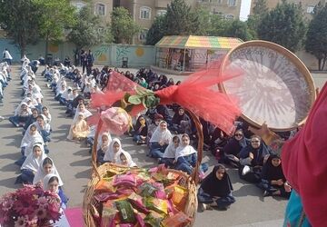 جشن متفاوت روز معلم در دبستان صابران یک "تجلیل خلاقانه از زحمات معلمان"
