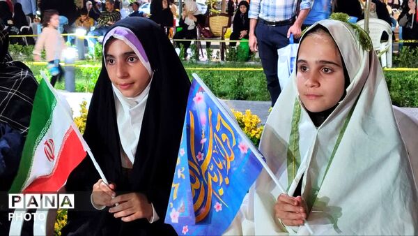 تجمعات مردمی نجف آباد همراه با جشن تکلیف دختران و اقامه نماز استغاثه