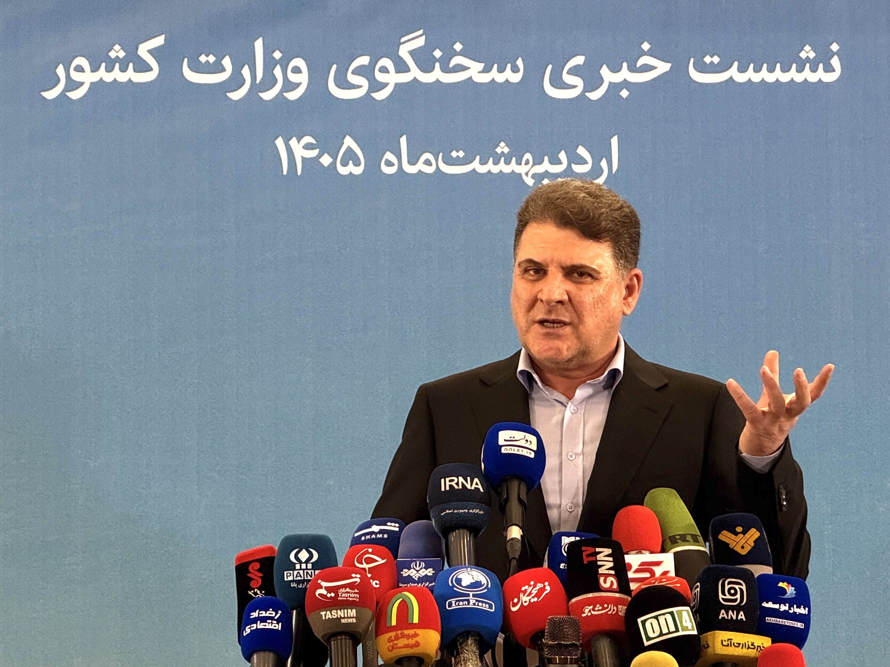 نهضت مدرسه‌سازی پرقدرت ادامه دارد/ در پروژه‌های عمرانی کشور خللی پیش نیامده است
