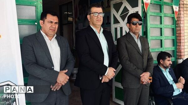 جشن تجلیل از دانش‌آموزان برتر امتحانات نوبت اول و مسابقات علمی در مدرسه تیزهوشان شهید بهشتی دهدشت