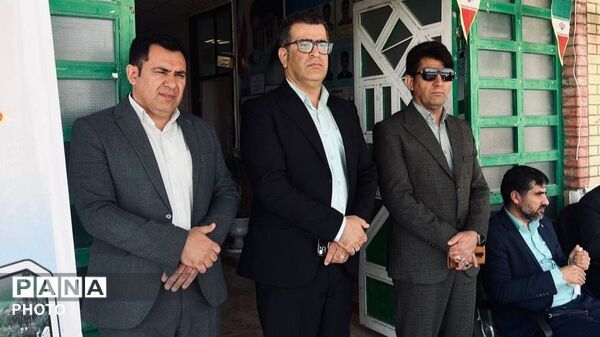 جشن تجلیل از دانش‌آموزان برتر امتحانات نوبت اول و مسابقات علمی در مدرسه تیزهوشان شهید بهشتی دهدشت