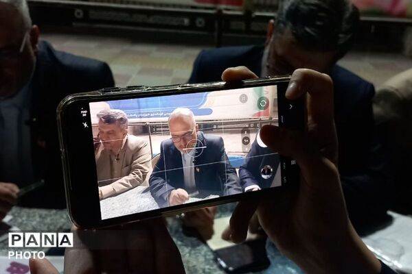 هم‌قدم با مردم پاکدشت؛ حضور مدیرکل آموزش و پرورش شهرستان‌های استان تهران در تجمعات شبانه