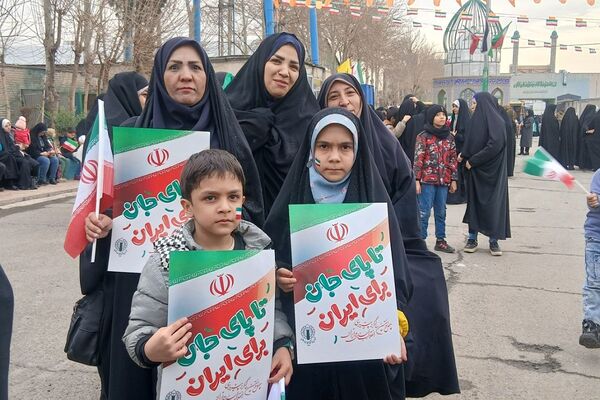 حضور مردم چهاردانگه در جشن چهل و هفتمین سالگرد شکوهمند انقلاب اسلامی