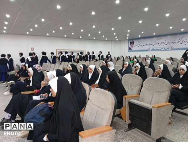 مسابقات سرود و لالایی خوانی در خلیل آباد