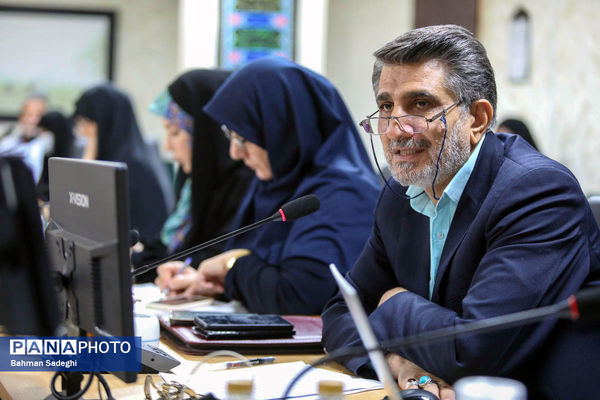 میزگرد علمی و تخصصی بررسی چالش ها و تحولات آموزش و پرورش در حوزه منابع انسانی