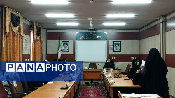 برگزاری جلسه ویژه فرماندهان واحد پیشگام در خلیل آباد 