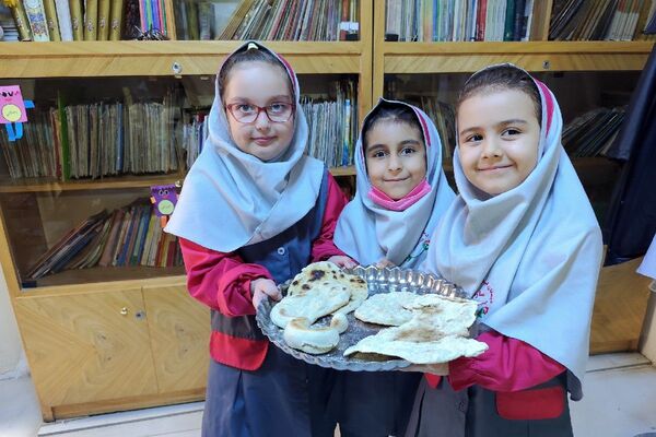 تجربه‌ای خوش‌مزه برای یادگیری الفبا در دبستان سارا شهرستان ملارد