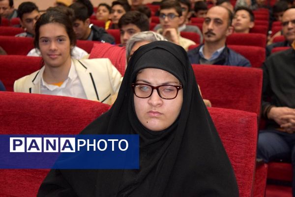  ضیافتی از افتخار و تجلیل برای قهرمانان دانش‌آموز