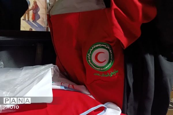 آموزش هلال‌احمر در میان شعارهای مرگ بر اسرائیل