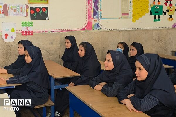 افتتاحیه طرح «حامی» در دبستان دخترانه حضرت معصومه(س) بهارستان‌دو 