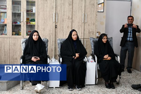 حضور امام جمعه، فرماندار و مدیر آموزش پرورش مه ولات در مدارس شهرستان