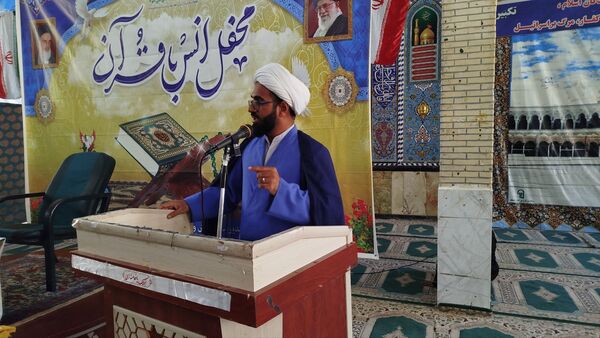 محفل انس قرآن به مناسبت نیمه شعبان و دهه فجر در مسجد جامع حاجی‌آباد 