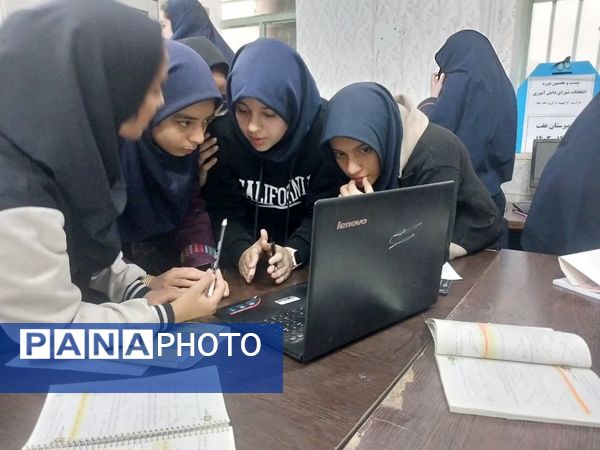 برگزاری لیگ پایا در دبیرستان عفت