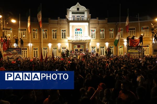 شادی مردم ارومیه از قهرمانی تیم فوتبال تراکتور
