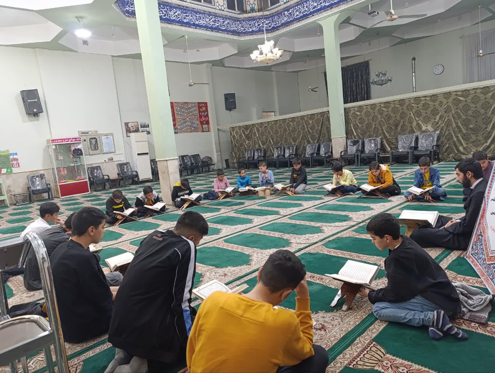 برپایی سفره افطار و برگزاری جلسه قرآن در شب ولادت امام حسن مجتبی (ع)