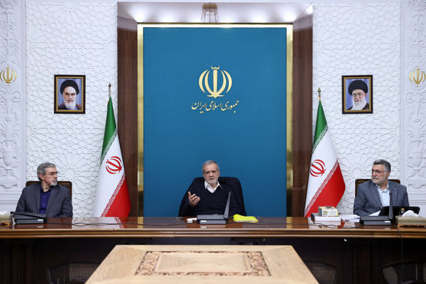 رفع دغدغه‌های مردم در زمینه هزینه‌های درمان و تأمین دارو از مهم‌ترین عوامل افزایش رضایتمندی عمومی است 