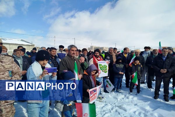 راهپیمایی ۲۲ بهمن در شهر تیتکانلو 