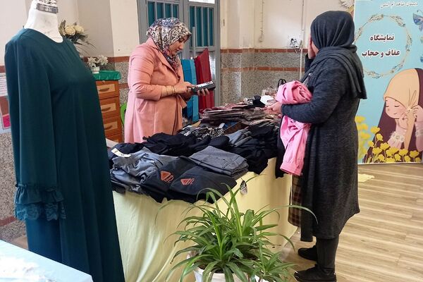 برگزاری نمایشگاه عفاف و حجاب و مشاغل در مدارس ناحیه دو شهرری 