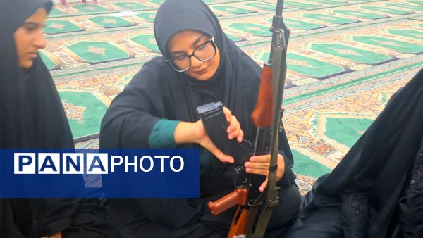 برگزاری کلاس سلاح شناسی ویژه دختران در شهرستان لنده