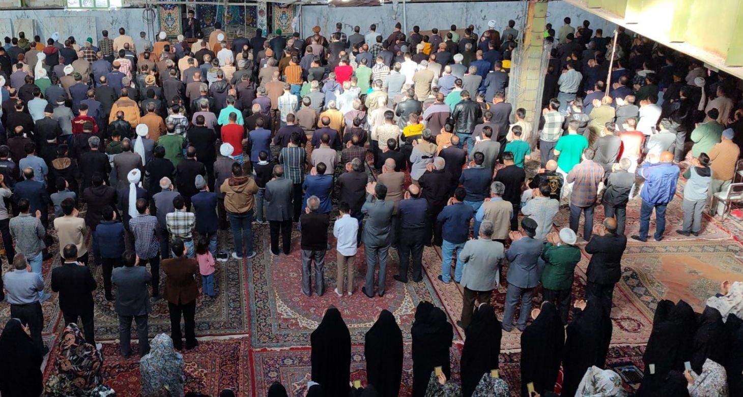 حضور با شکوه مردم شهر نسر و رباطسنگ در نماز عید سعید فطر 