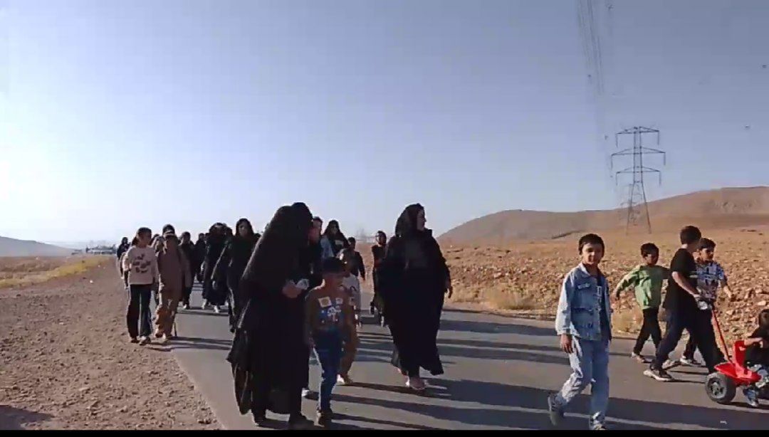 مراسم پیاده روی جاماندگان کربلا در شهر فرادنبه