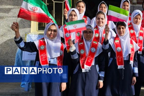 جشن پیروزی انقلاب اسلامی در مدارس منطقه کهریزک 