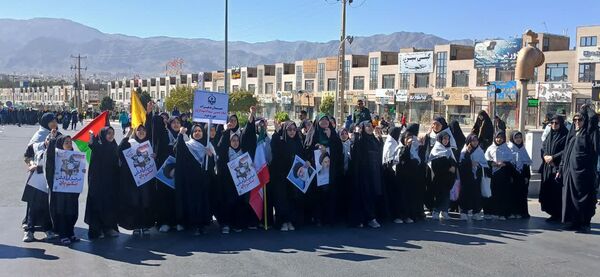 ۱۳ آبان؛ روزی که فریاد استقلال ملت ایران در تاریخ ماندگار شد