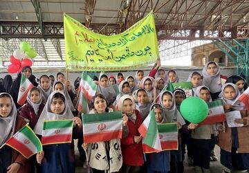 ۲۲بهمن؛ تجدید میثاق دوباره دانش آموزان آموزشگاه زکیه مروست