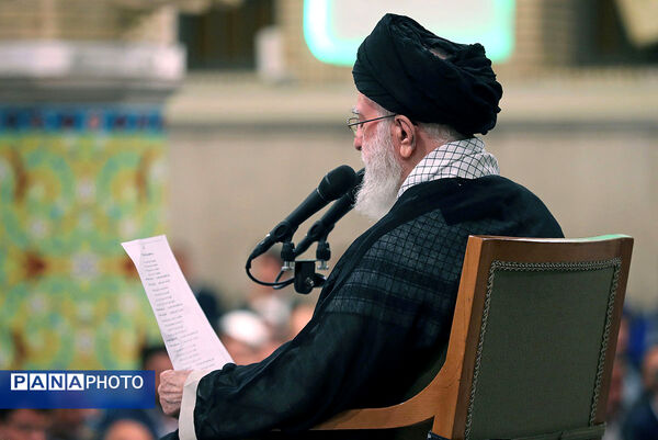 دیدار جمعی از معلمان با رهبر معظم انقلاب