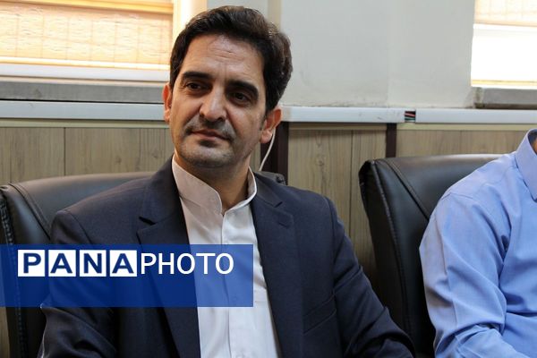 آیین معارفه معاون پرورشی و تربیت‌بدنی اداره آموزش‌وپرورش بهارستان‌دو