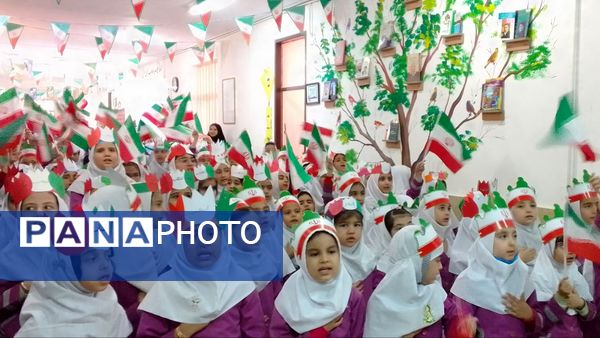  قاب‌های خبری از مراسم زنگ انقلاب در دبستان بوستان شهرستان بن
