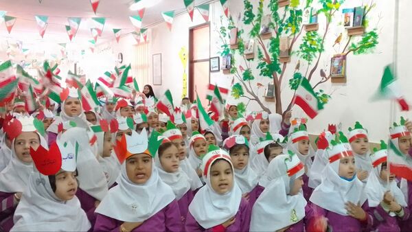  قاب‌های خبری از مراسم زنگ انقلاب در دبستان بوستان شهرستان بن