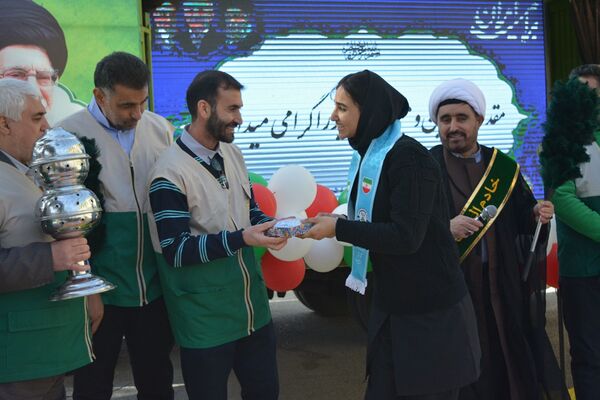 عطر رضوی در جشن نیمه شعبان مدرسه حکمت